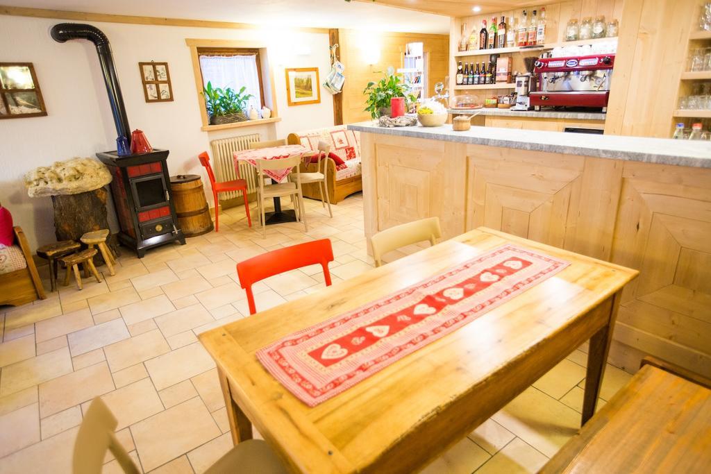 Hotel Restaurant La Barme Конье Экстерьер фото