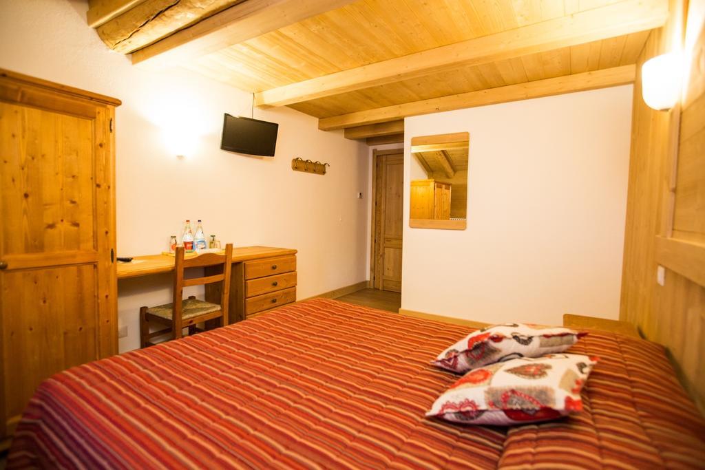 Hotel Restaurant La Barme Конье Экстерьер фото
