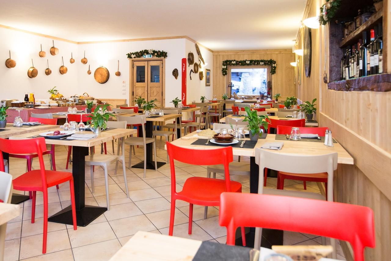 Hotel Restaurant La Barme Конье Экстерьер фото